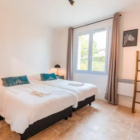 Villa Spacious With Large Garden