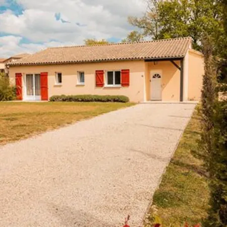 Spacious With Large Garden Villa