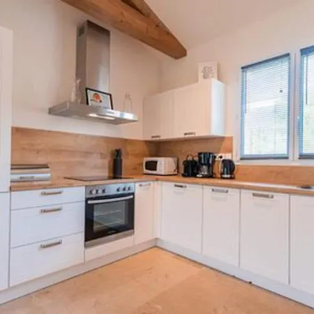 Spacious With Large Garden *